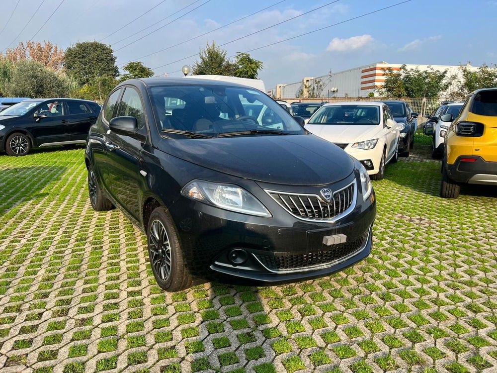 Lancia Ypsilon nuova a Milano (3)