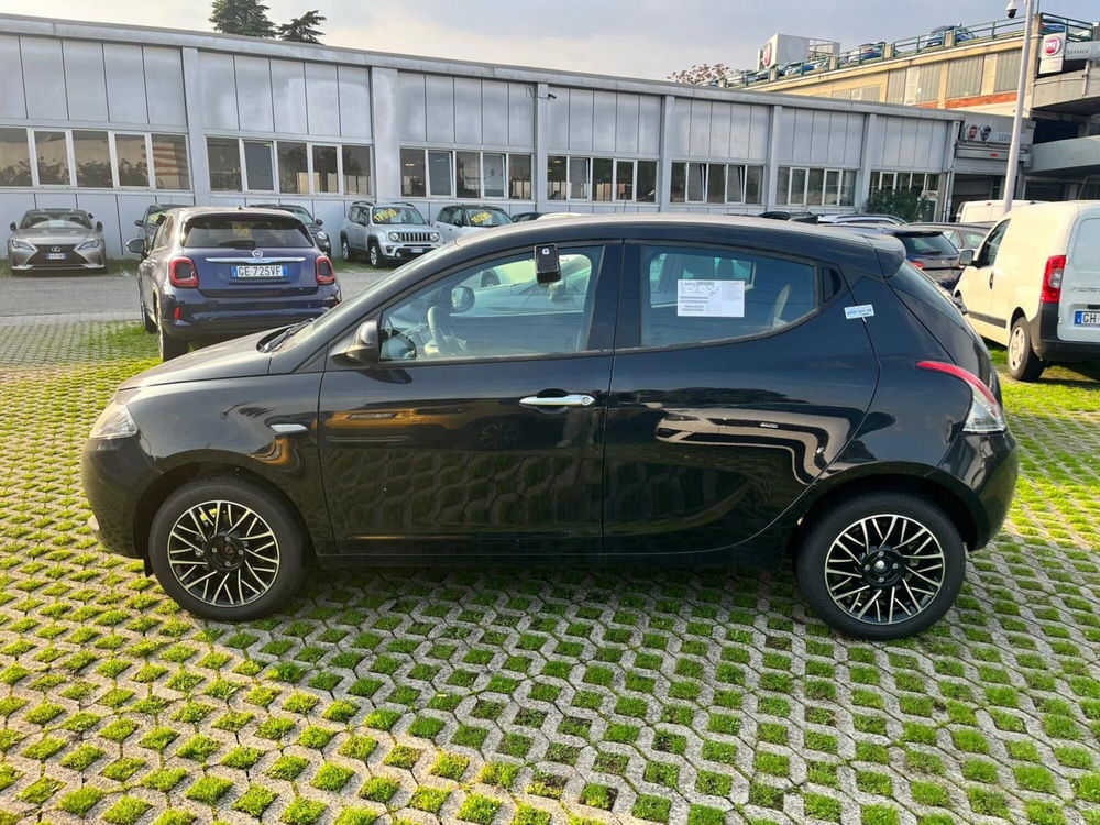 Lancia Ypsilon nuova a Milano (4)