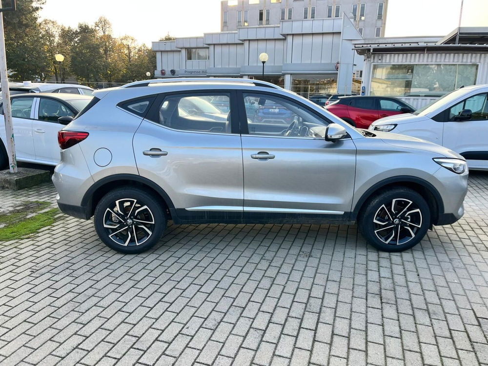 Mg ZS (2021-->) nuova a Milano (5)