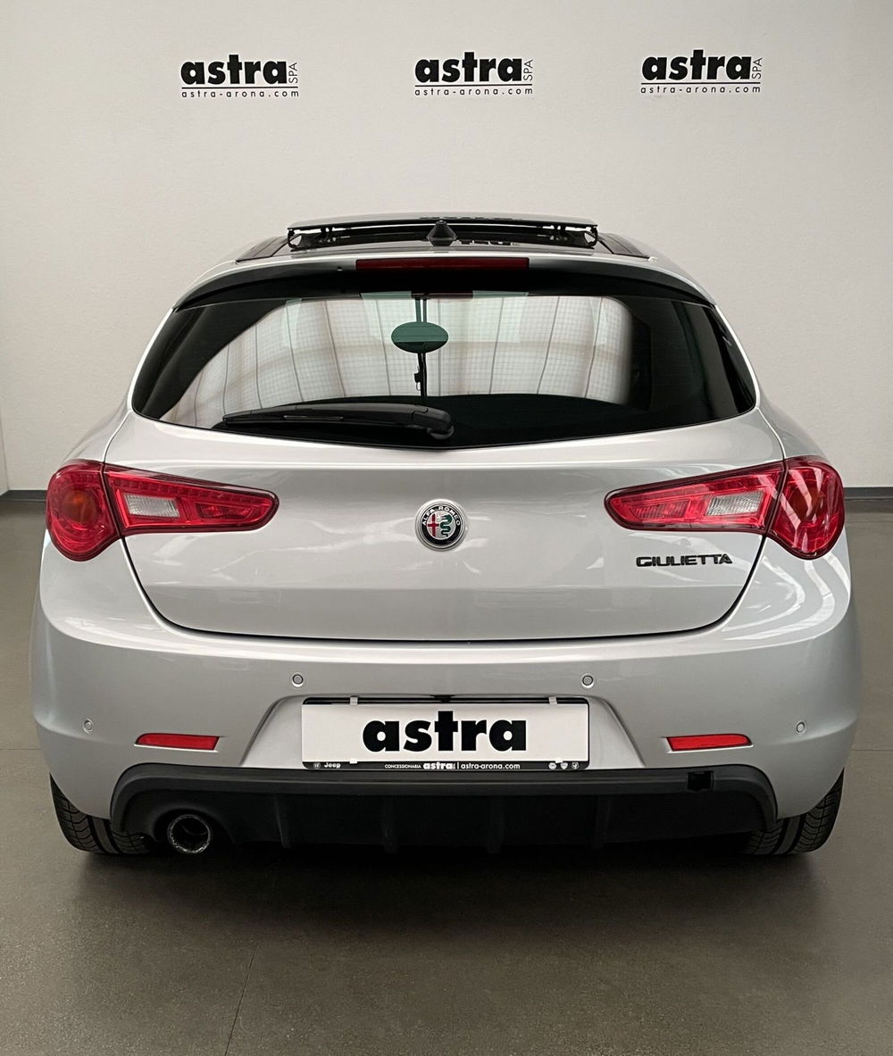 Alfa Romeo Giulietta usata a Novara (5)