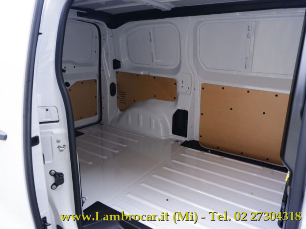 Opel Vivaro Furgone nuova a Milano (11)