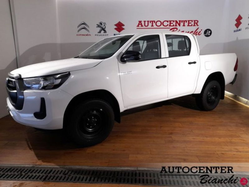 Toyota Hilux 2.D-4D 4WD porte Double Cab Comfort  nuova a Castelnovo ne&#039; Monti