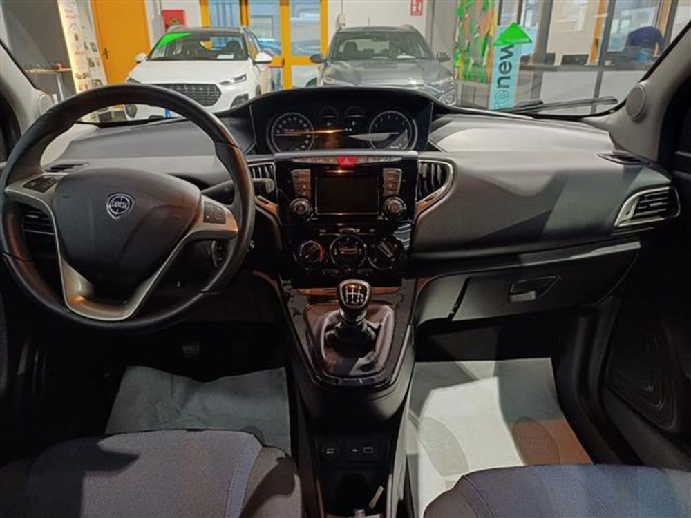 Lancia Ypsilon usata a Cremona (10)