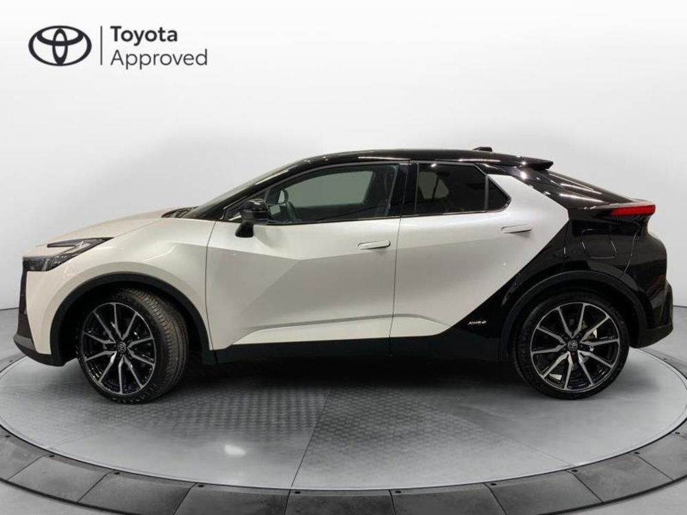 Toyota Toyota C-HR nuova a Perugia (2)