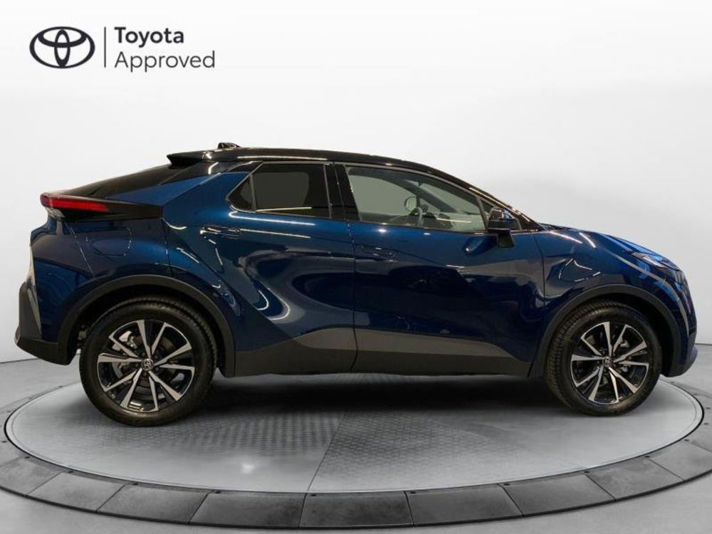 Toyota Toyota C-HR nuova a Perugia (13)