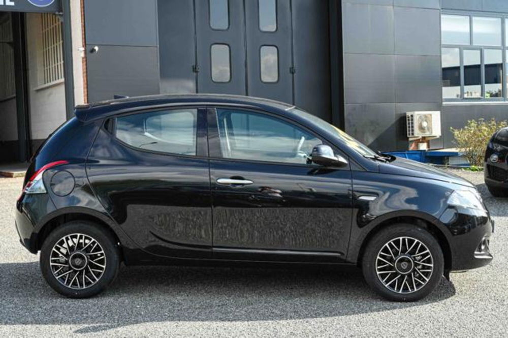 Lancia Ypsilon nuova a Torino (4)