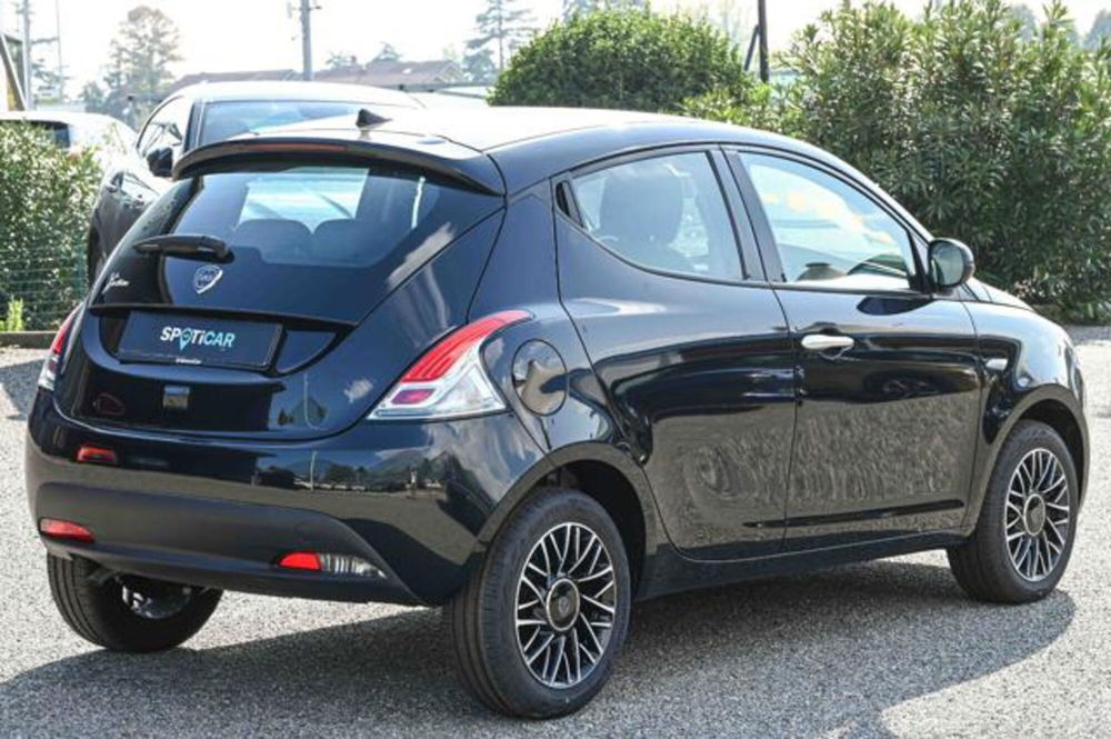 Lancia Ypsilon nuova a Torino (5)