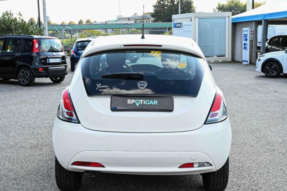 Lancia Ypsilon usata a Torino (6)