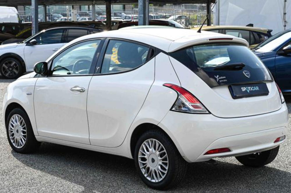 Lancia Ypsilon usata a Torino (7)