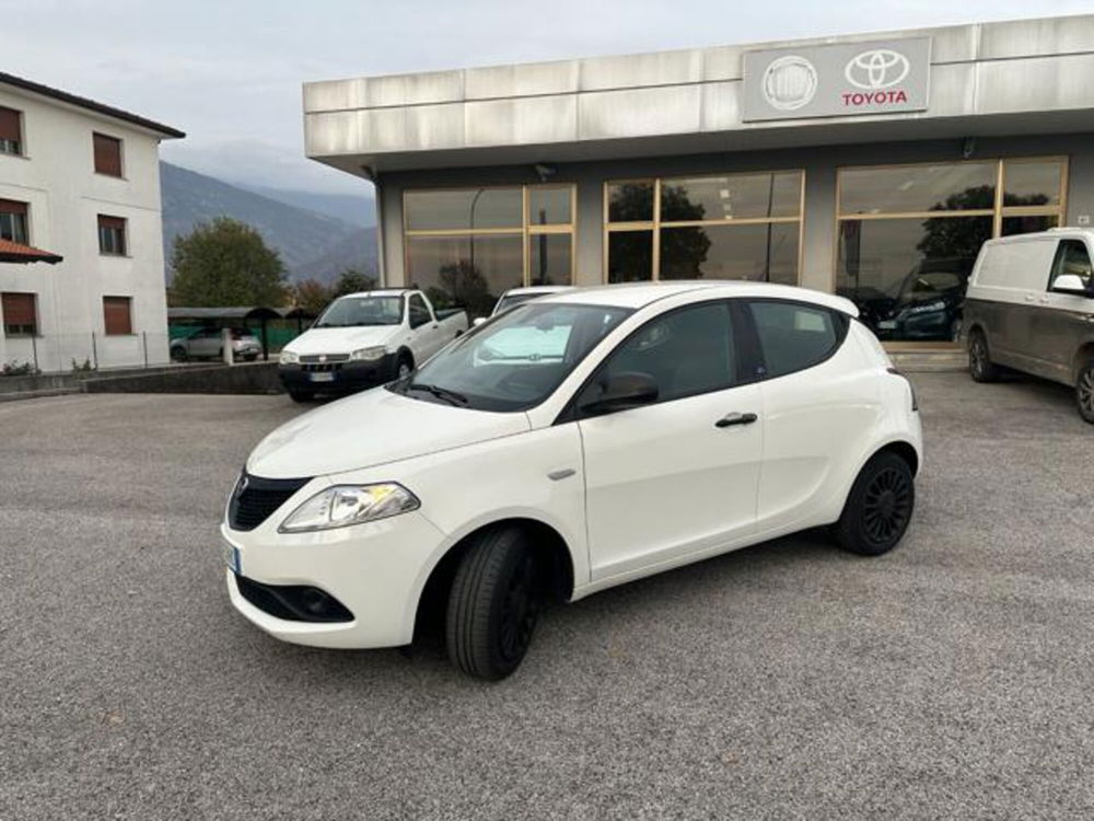 Lancia Ypsilon usata a Pordenone (2)