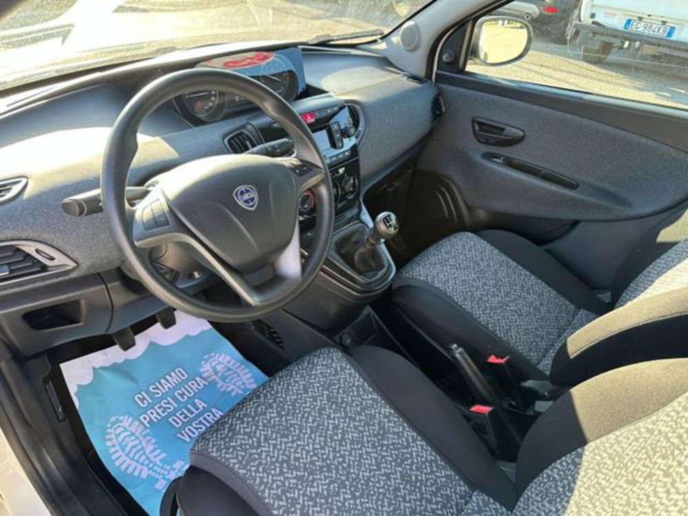 Lancia Ypsilon usata a Pordenone (5)