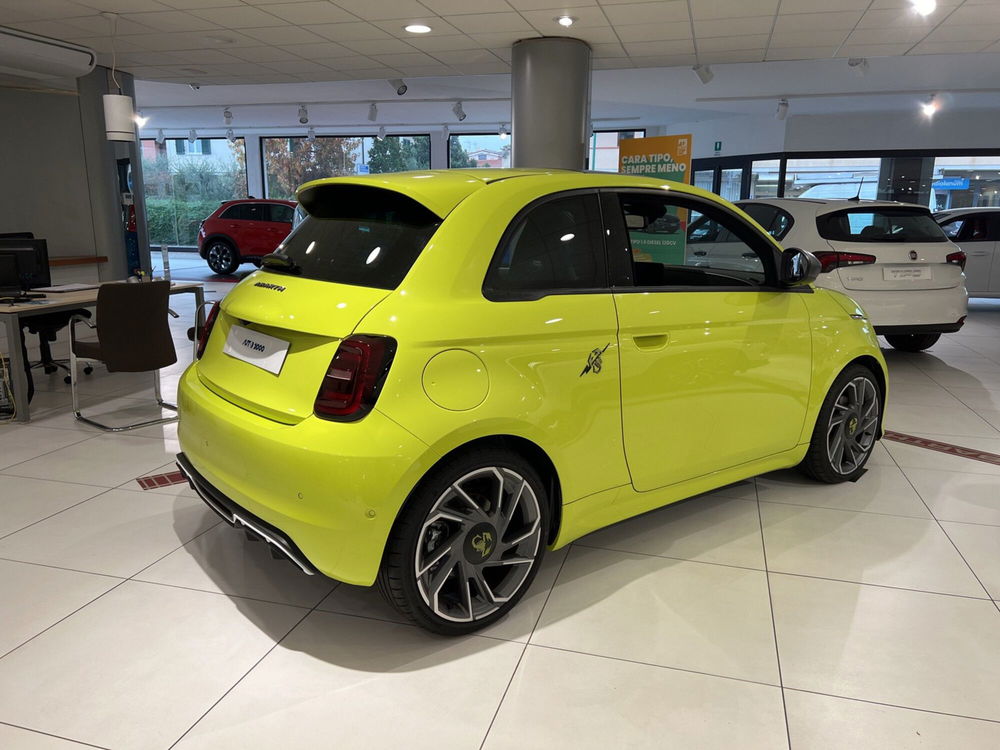 Abarth 500e Cabrio nuova a Pisa (6)