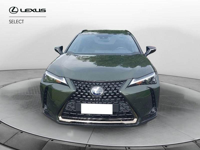 Lexus UX Hybrid Midnight Edition del 2021 usata a Roma