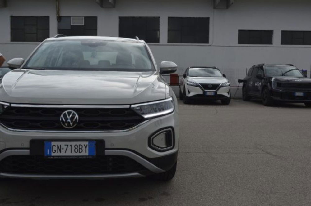 Volkswagen T-Roc usata a Latina (11)