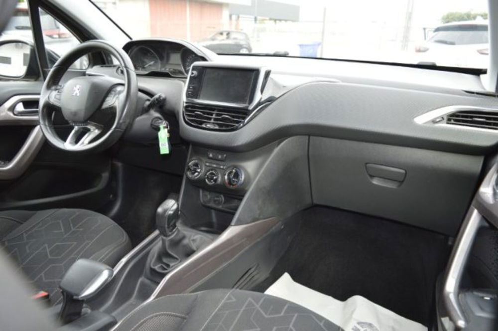 Peugeot 2008 usata a Latina (9)