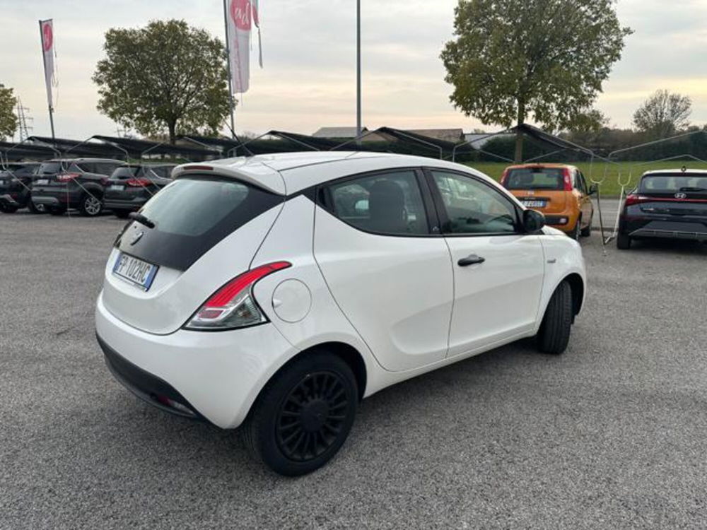 Lancia Ypsilon usata a Pordenone (4)