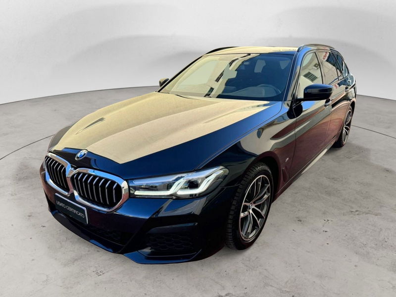 BMW Serie 5 Touring 520d 48V xDrive  Msport  del 2020 usata a Bari