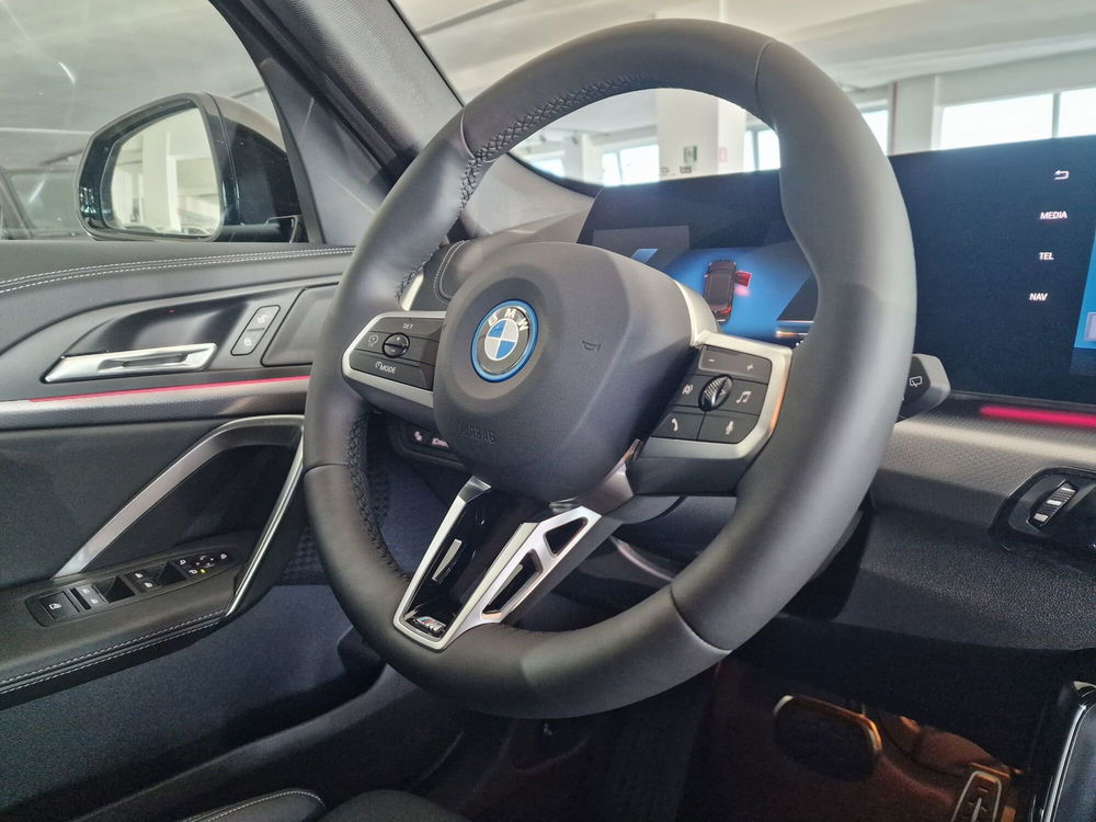 BMW iX1 nuova a Messina (15)