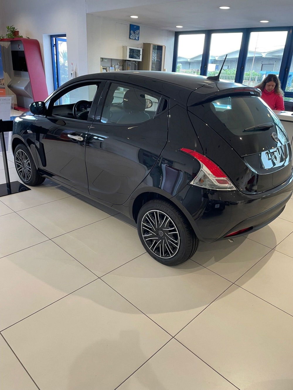 Lancia Ypsilon nuova a Lucca (4)