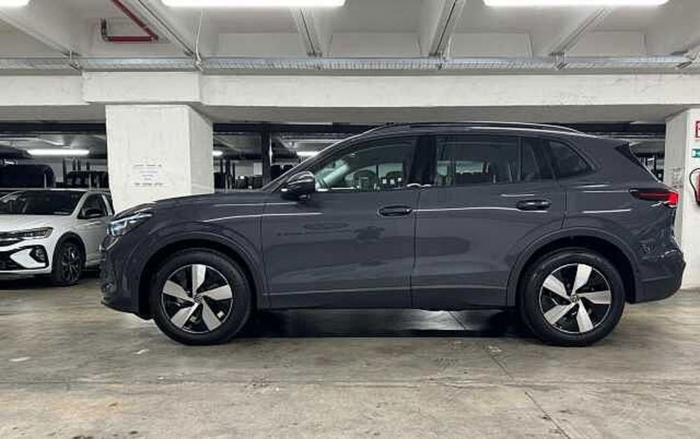 Volkswagen Tiguan nuova a Lecco (4)