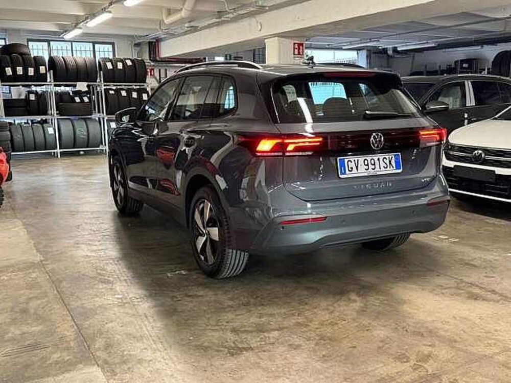 Volkswagen Tiguan nuova a Lecco (5)