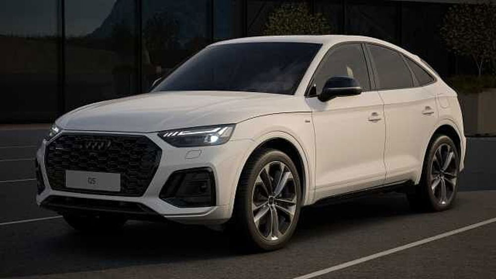 Audi Q5 Sportback nuova a Varese