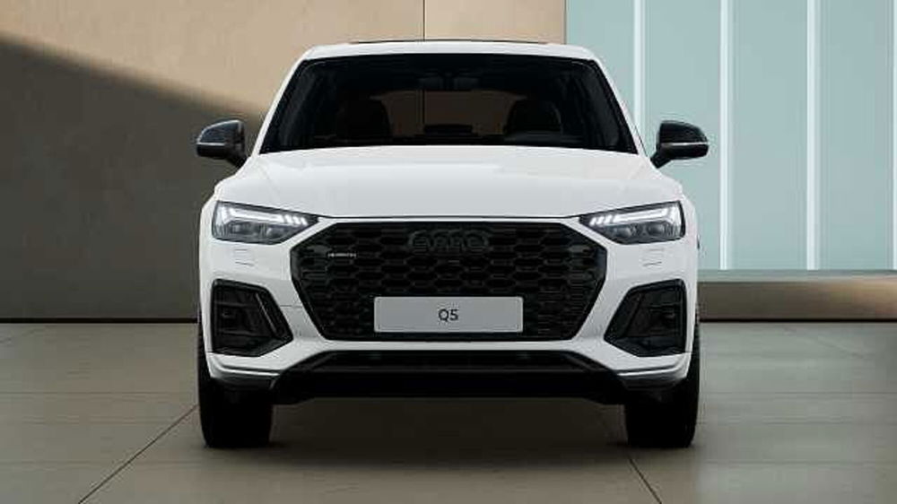 Audi Q5 Sportback nuova a Varese (2)