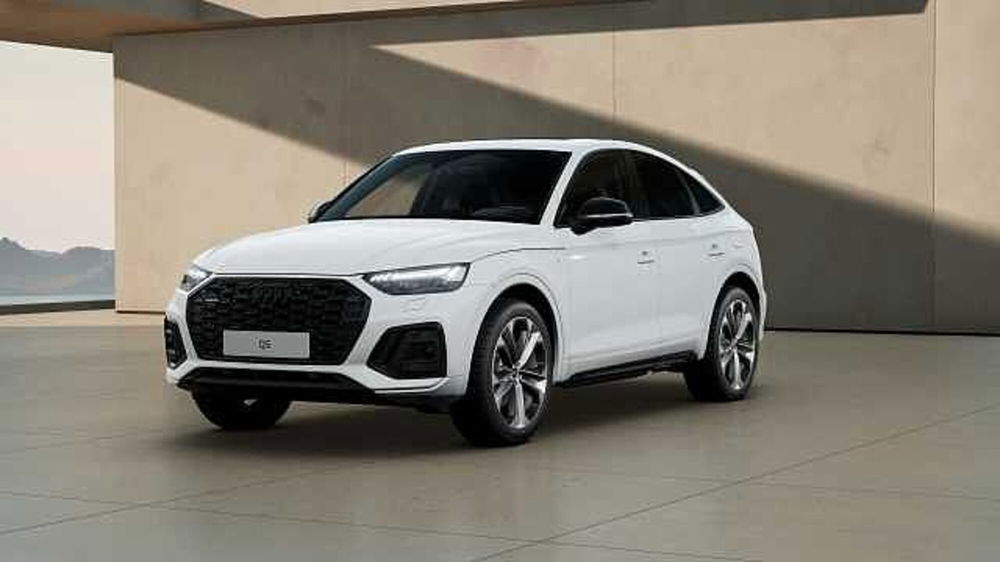 Audi Q5 Sportback nuova a Varese (3)