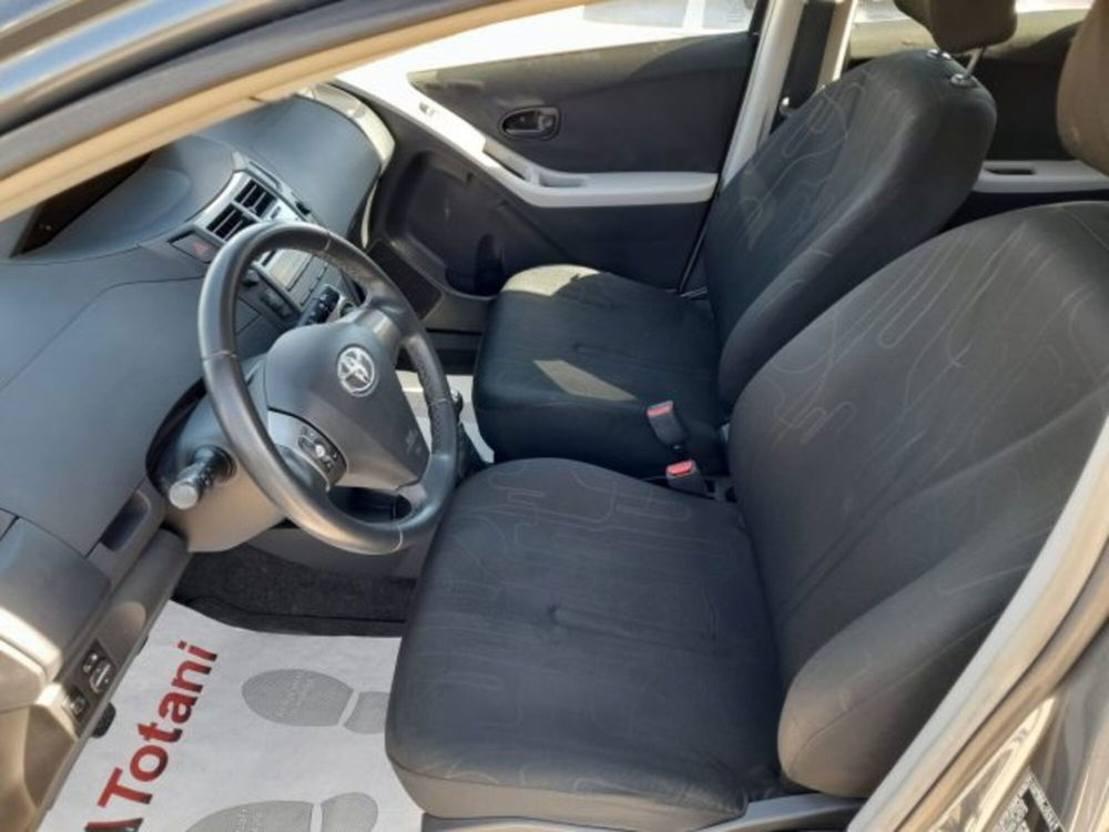 Toyota Yaris usata a L'Aquila (10)