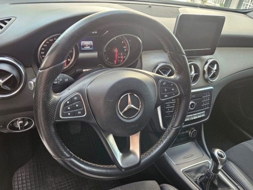 Mercedes-Benz GLA SUV usata a Napoli (10)