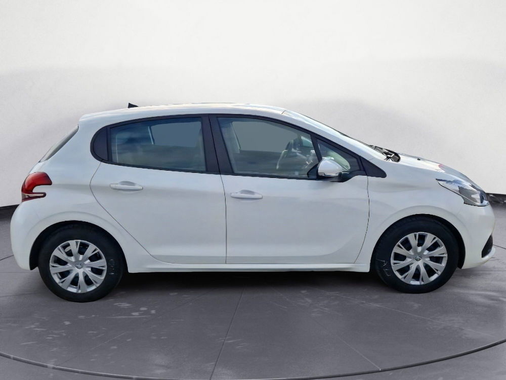 Peugeot 208 usata a Salerno (4)