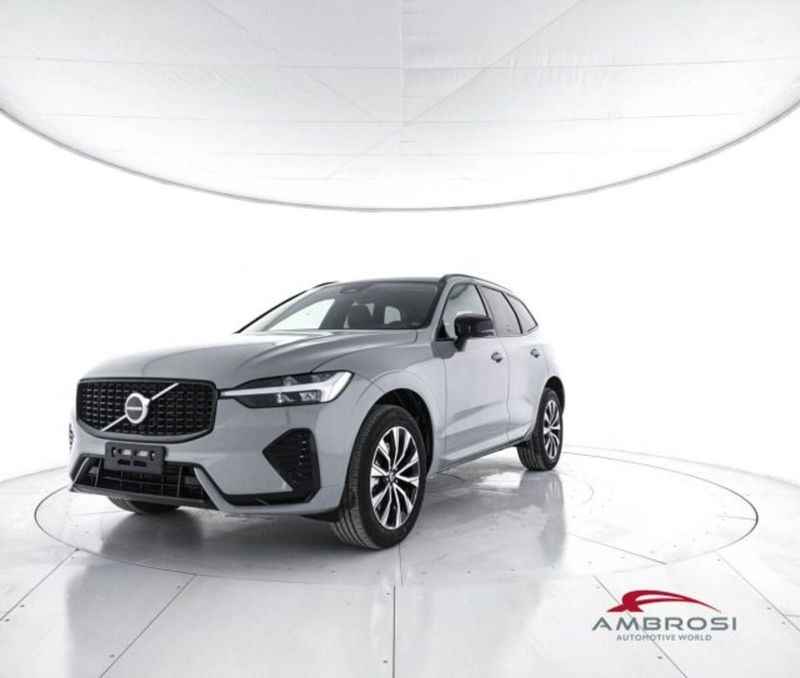 Volvo XC60 B4 (d) AWD automatico Plus Dark nuova a Corciano