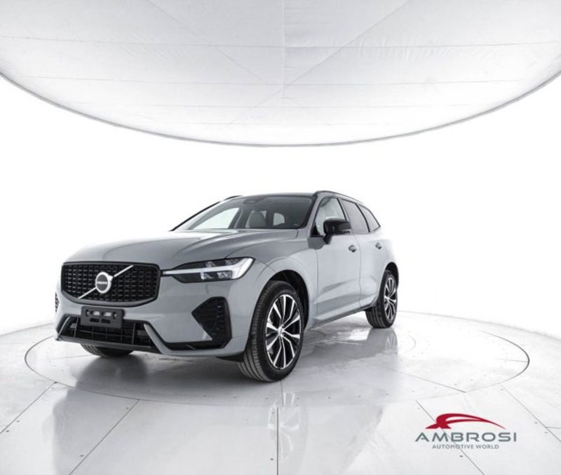 Volvo XC60 B4 (d) AWD automatico Plus Dark nuova a Corciano