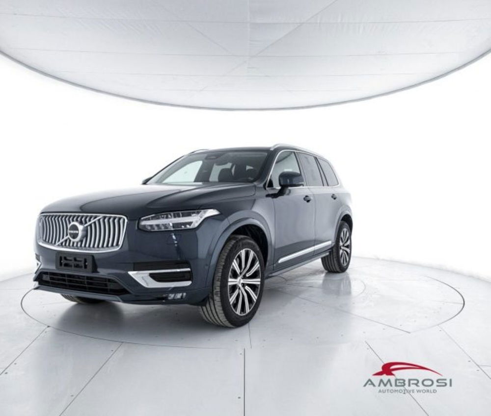 Volvo XC90 nuova a Perugia