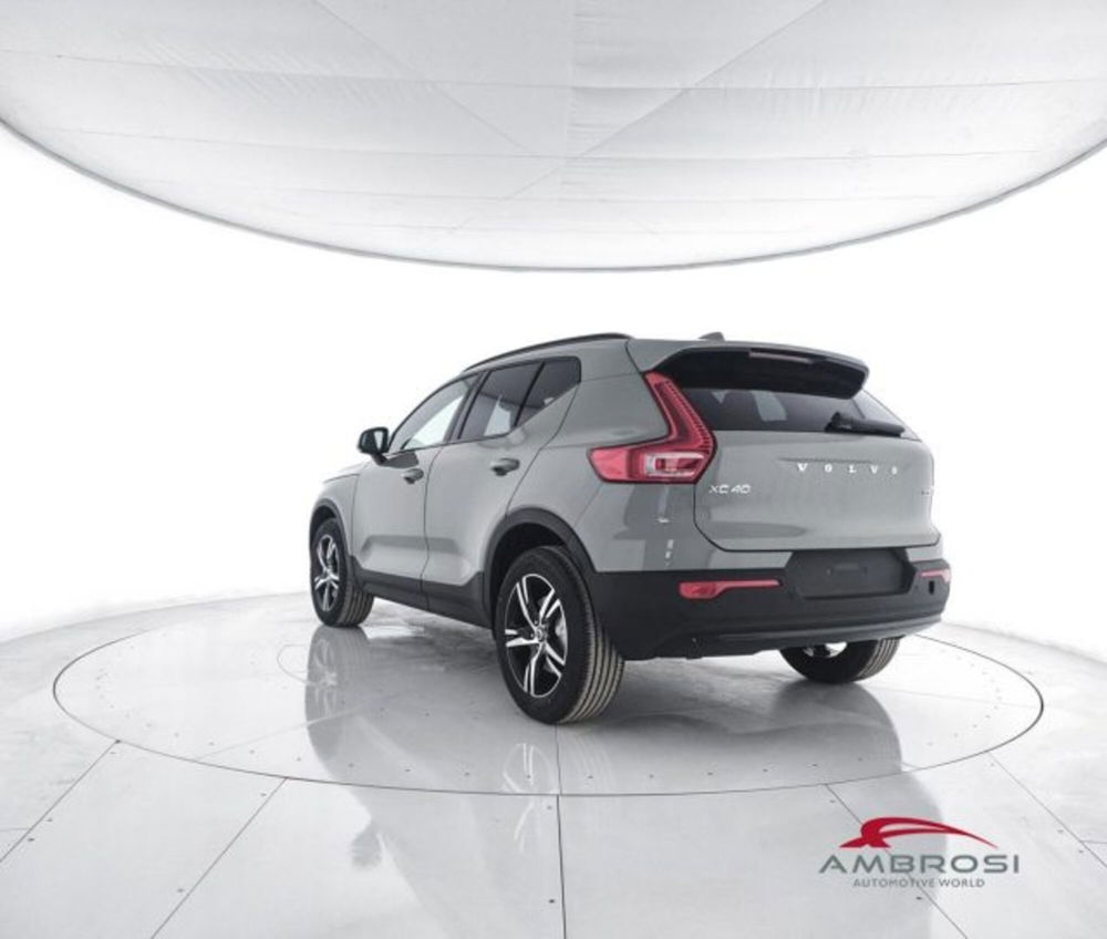 Volvo XC40 nuova a Perugia (4)