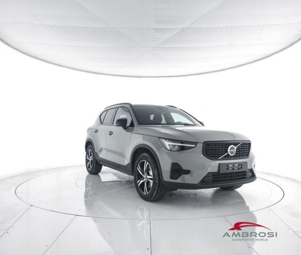 Volvo XC40 nuova a Perugia (2)