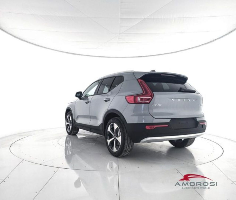 Volvo XC40 nuova a Perugia (4)