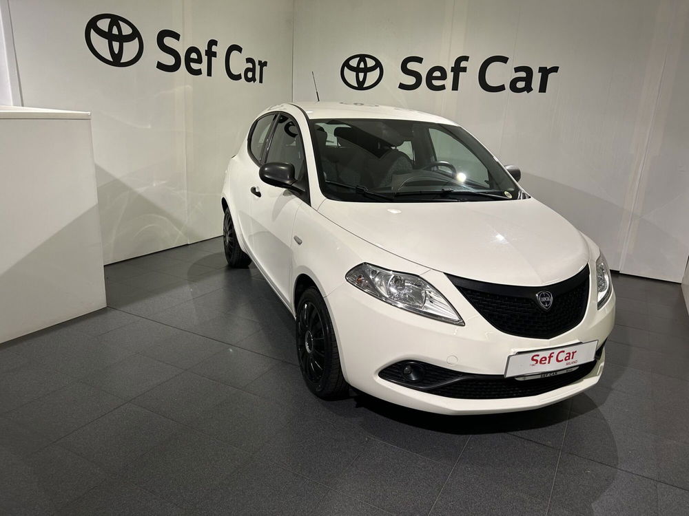 Lancia Ypsilon usata a Milano (3)