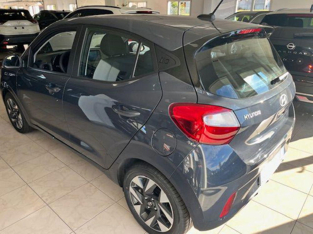 Hyundai i10 nuova a Verbano Cusio Ossola (7)