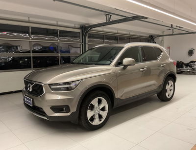 Volvo XC40 T2 Geartronic Momentum Core  del 2021 usata a Salerno