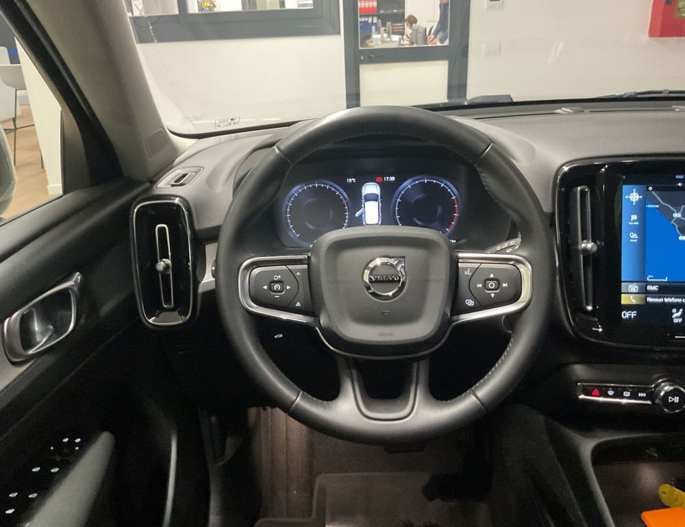 Volvo XC40 usata a Salerno (10)