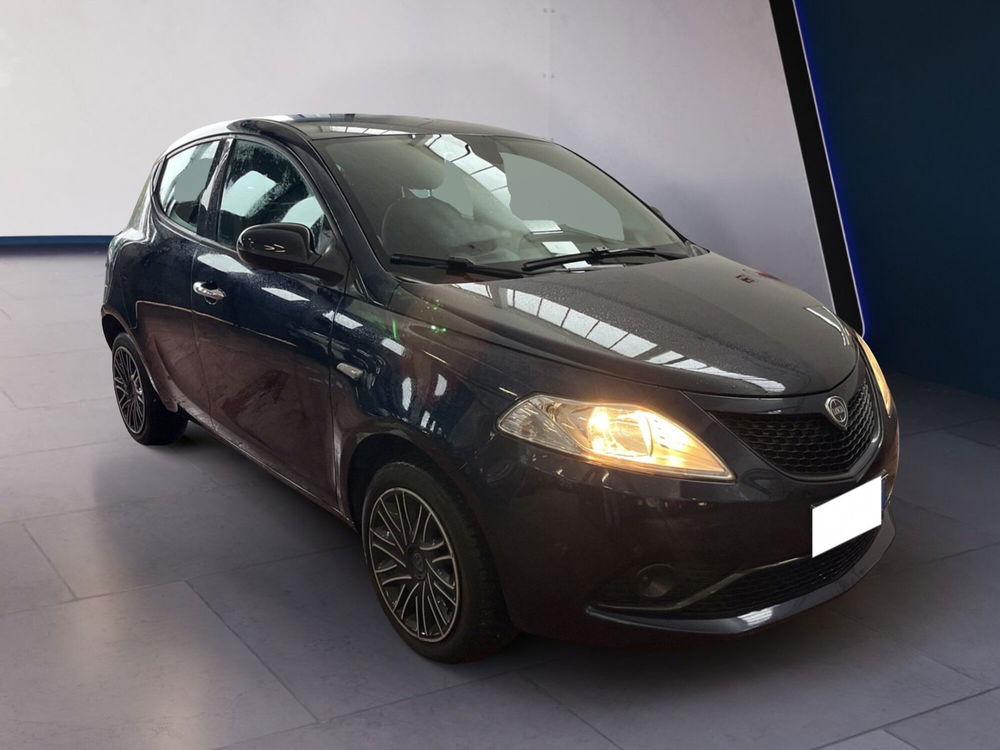 Lancia Ypsilon usata a Torino (3)