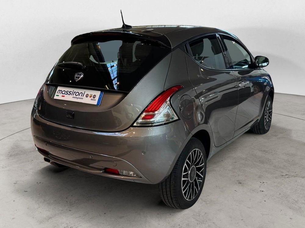 Lancia Ypsilon usata a Milano (3)