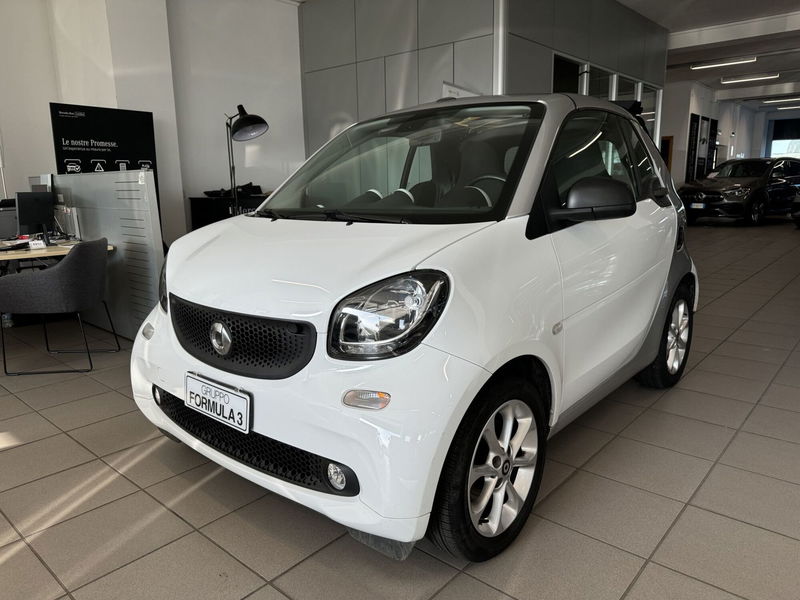 smart Fortwo Cabrio 70 1.0 twinamic cabrio Passion  del 2017 usata a Messina