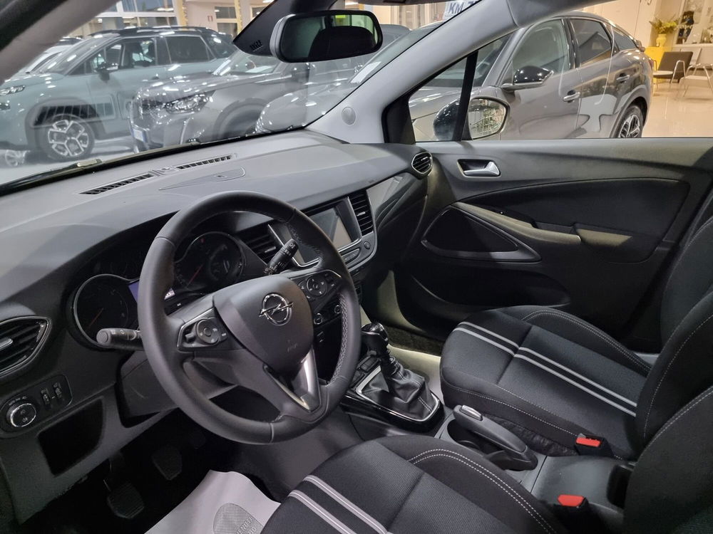 Opel Crossland nuova a Prato (6)