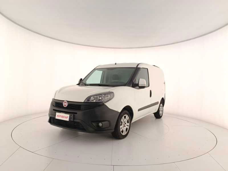 Fiat Dobl&ograve; Furgone cargo 1.3 mjt 95cv CH1 Lounge S&amp;S del 2019 usata a Treviso