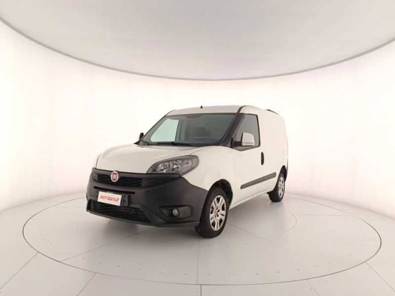 Fiat Dobl&ograve; Furgone 1.3 MJT PC-TN Cargo Lamierato SX  del 2019 usata a Treviso