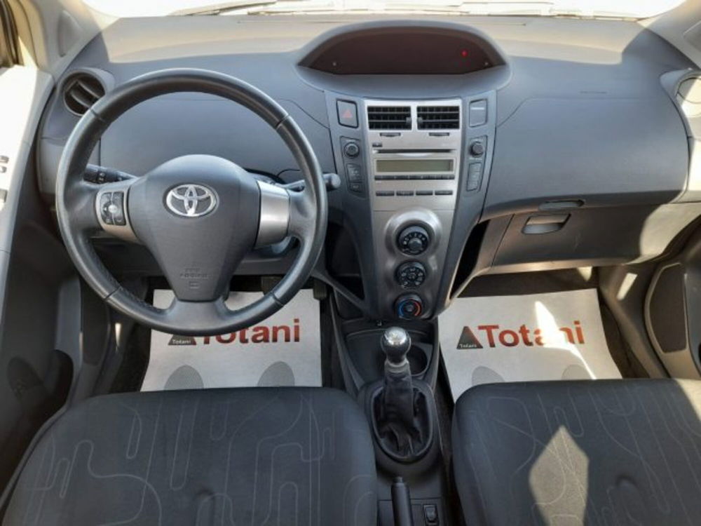 Toyota Yaris usata a L'Aquila (8)