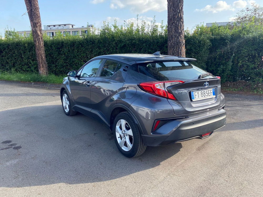 Toyota Toyota C-HR usata a Roma (11)