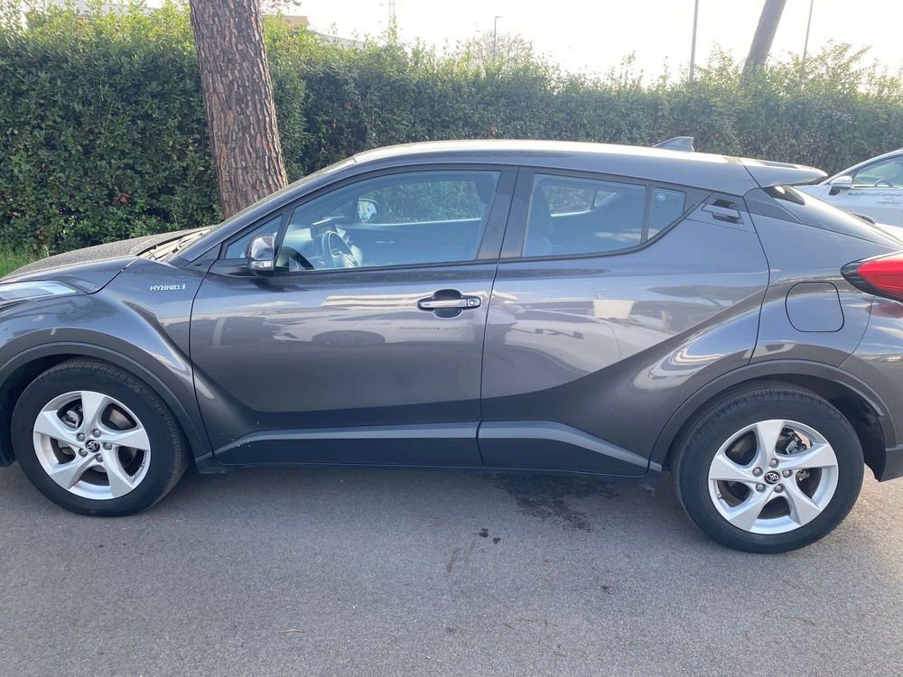 Toyota Toyota C-HR usata a Roma (9)